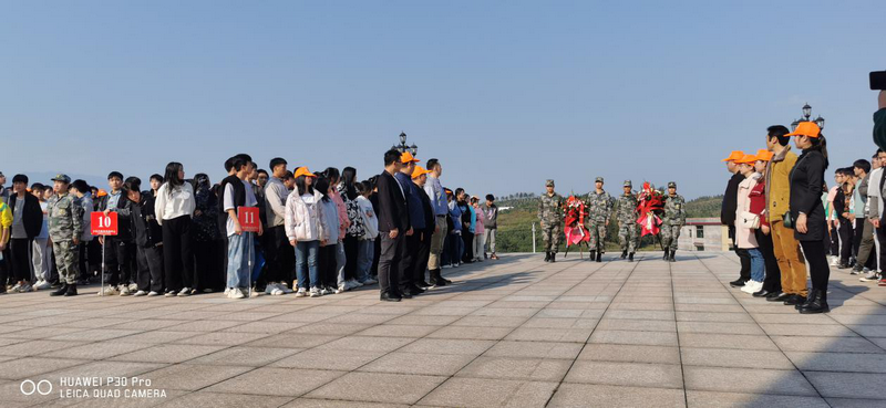 邵陽市華龍中學(xué),邵陽中學(xué)教育,高中教育,師資雄厚,名優(yōu)教師