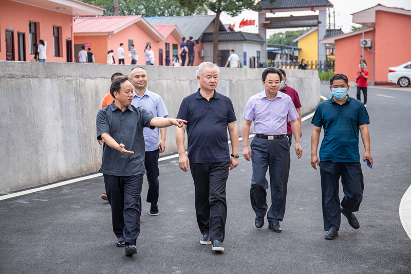 邵陽市華龍中學,邵陽中學教育,高中教育,師資雄厚,名優(yōu)教師